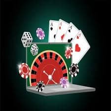 Người chơi Việt Nam trải nghiệm game slot online trên iun88 qua điện thoại